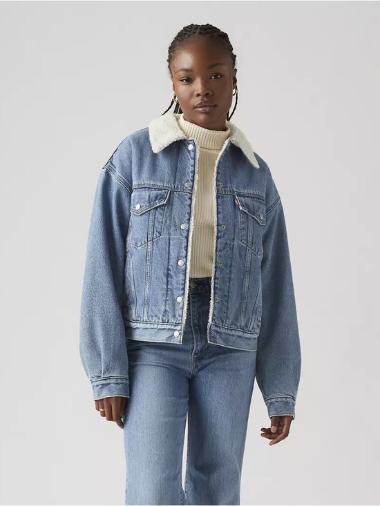 Levi's Jackets & Blazers - NWT Levi’s 90’s Sherpa Trucker Jacket